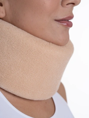 ВОРОТНИК КОМФ-ОРТ ОРТОПЕДИЧЕСКИЙ МЯГКИЙ ЧЕРНЫЙ К-80-08 10,5СМ фото в интернет-аптеке Склад Лекарств