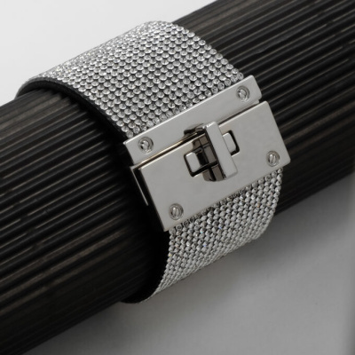 БРАСЛЕТ СО СТРАЗАМИ "СЕЛЕБРИТИ" ТОЛСТАЯ ЛИНИЯ, ЦВЕТ СЕРЫЙ, 20СМ фото в интернет-аптеке Склад Лекарств