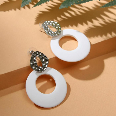 СЕРЬГИ МОДЕРН МЯТЫЙ МЕТАЛЛ ЦВЕТ БЕЛЫЙ В СЕРЕБРЕ фото в интернет-аптеке Склад Лекарств